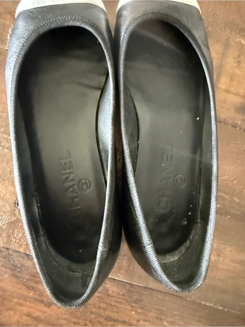 CHANEL Black Leather Flats with White Pointed Cap Toe Blazy collection 8.5